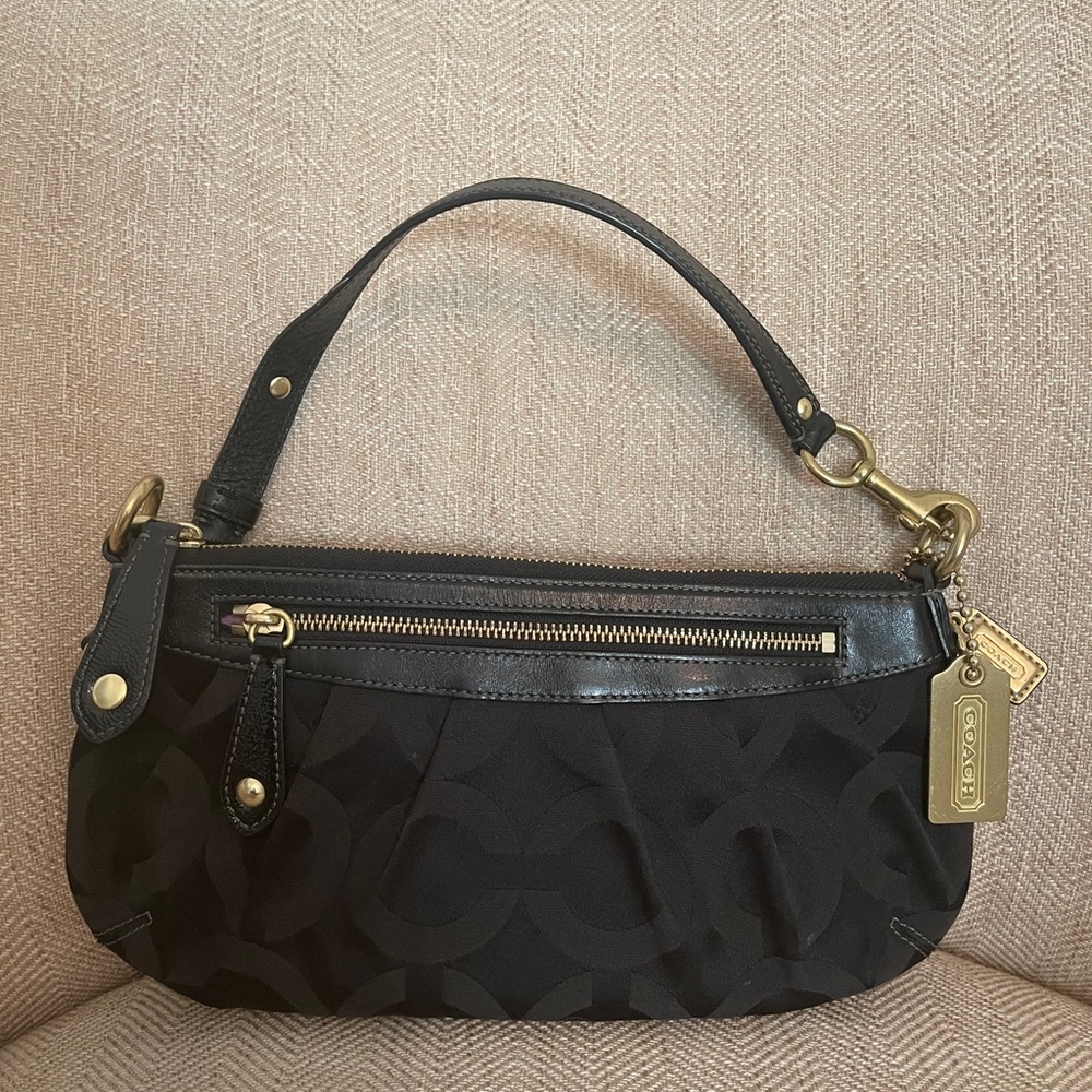Small Coach Shoulder Bag - Picture 3 of 10